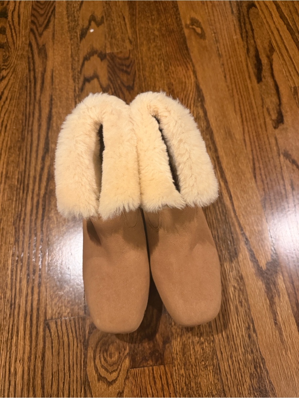 Ugg Thebes boots